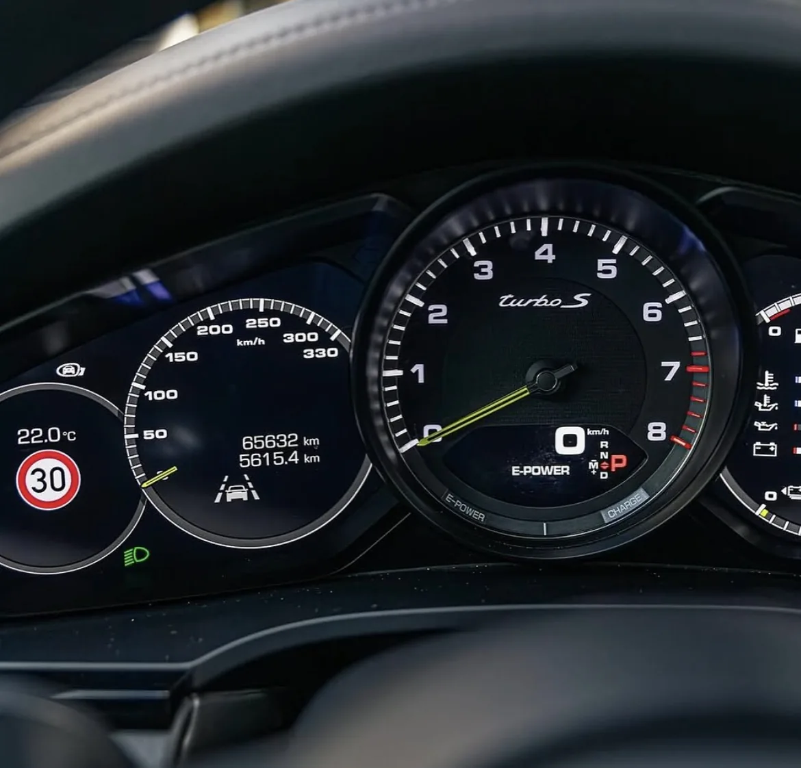 Cayenne Turbo S E-Hybrid — Vue 5